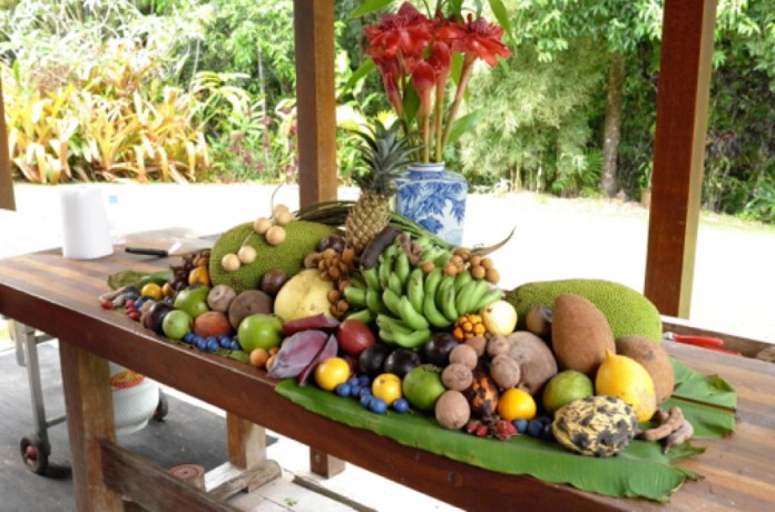 9-FRUIT DISPLAY